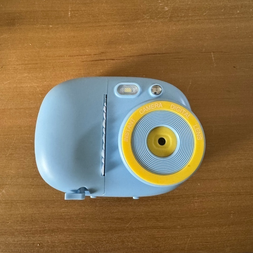 Instant Print Digital Camera for Kids with Thermal Photo Paper.
